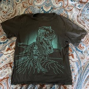 Dinosaur size 7/8 graphic tee